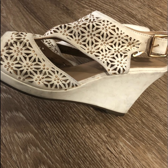 Shoes - Beautiful White style heels